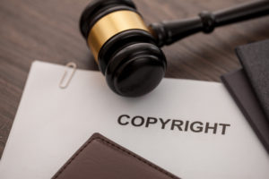 Angebrachter Copyright-Vermerk -  Vermutungswirkung nach § 10 Abs. 3 UrhG