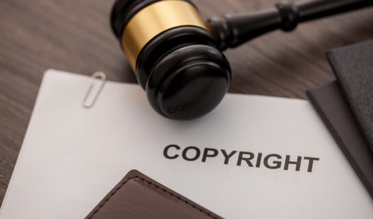 Angebrachter Copyright-Vermerk –  Vermutungswirkung nach § 10 Abs. 3 UrhG